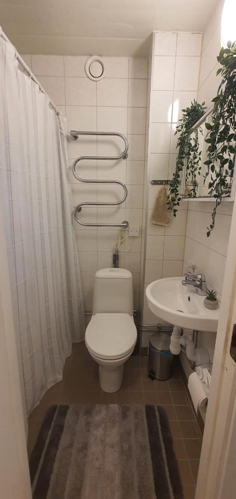 Beautiful Basement Apartment, Very Private And Close To The Metro Stockholm Exterior photo