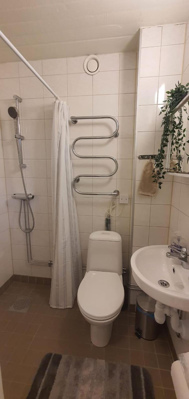 Beautiful Basement Apartment, Very Private And Close To The Metro Stockholm Exterior photo