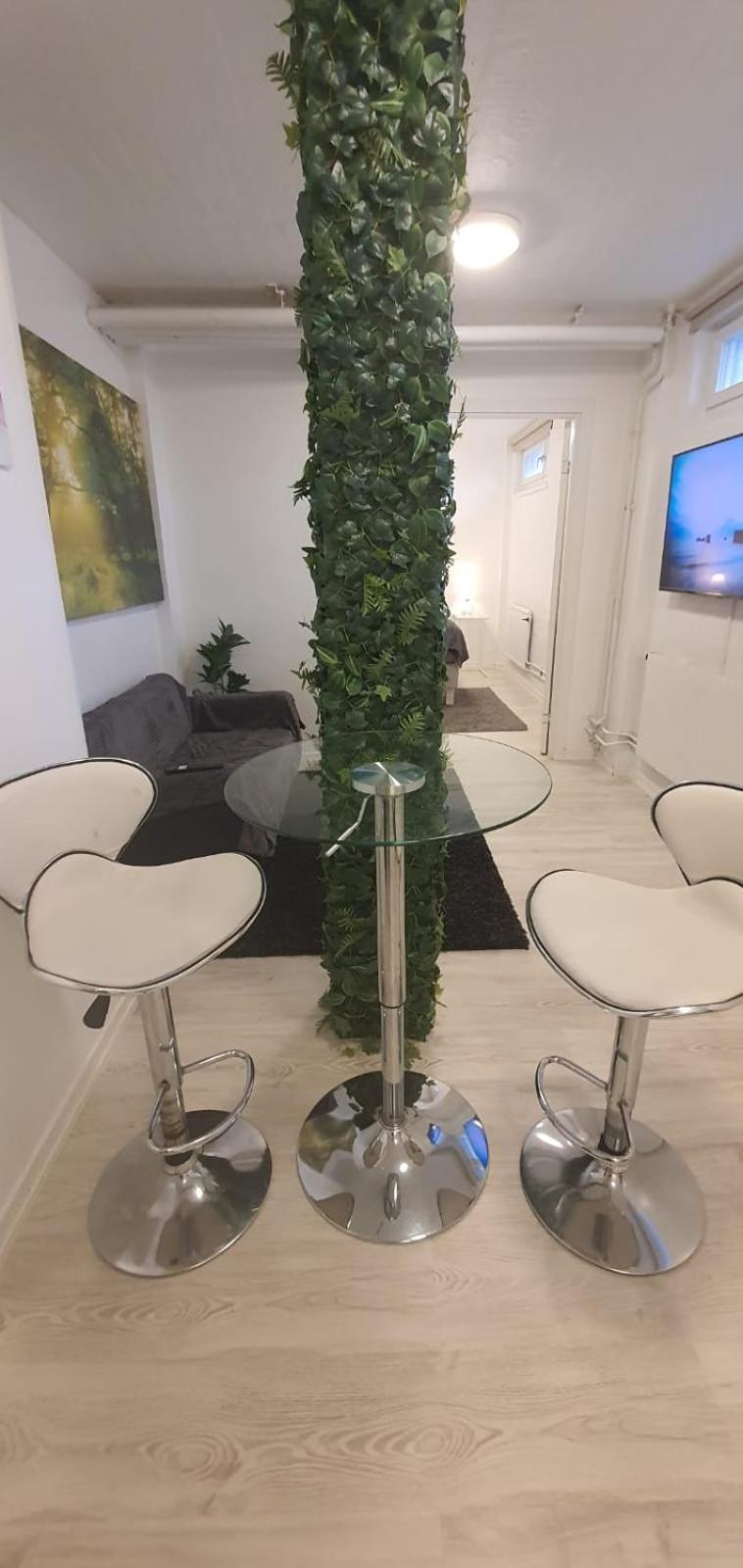 Beautiful Basement Apartment, Very Private And Close To The Metro Stockholm Exterior photo